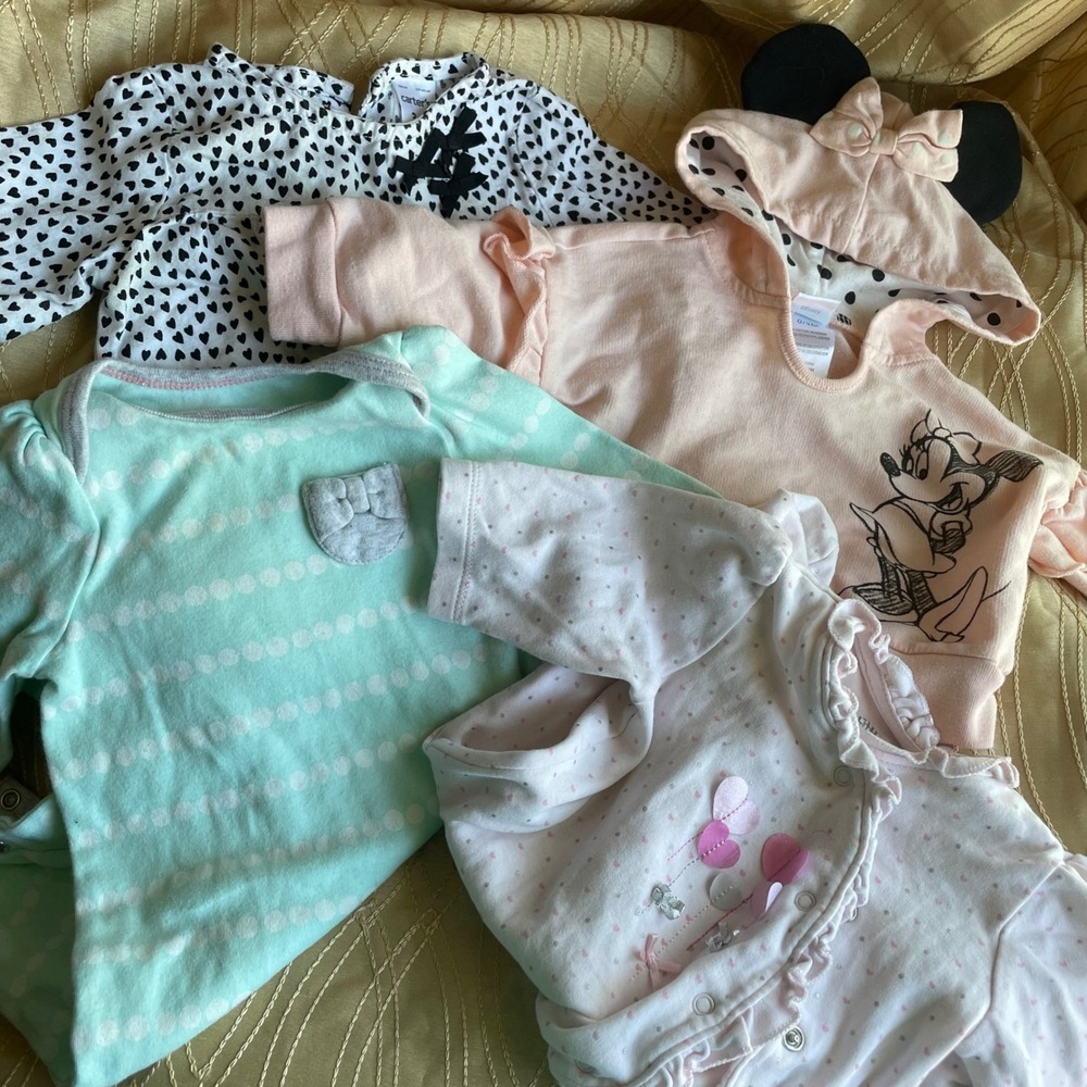 Disney Carters Lot 4 pcs Minnie hoodie Bodysuit Top 0-3‎ month baby girl